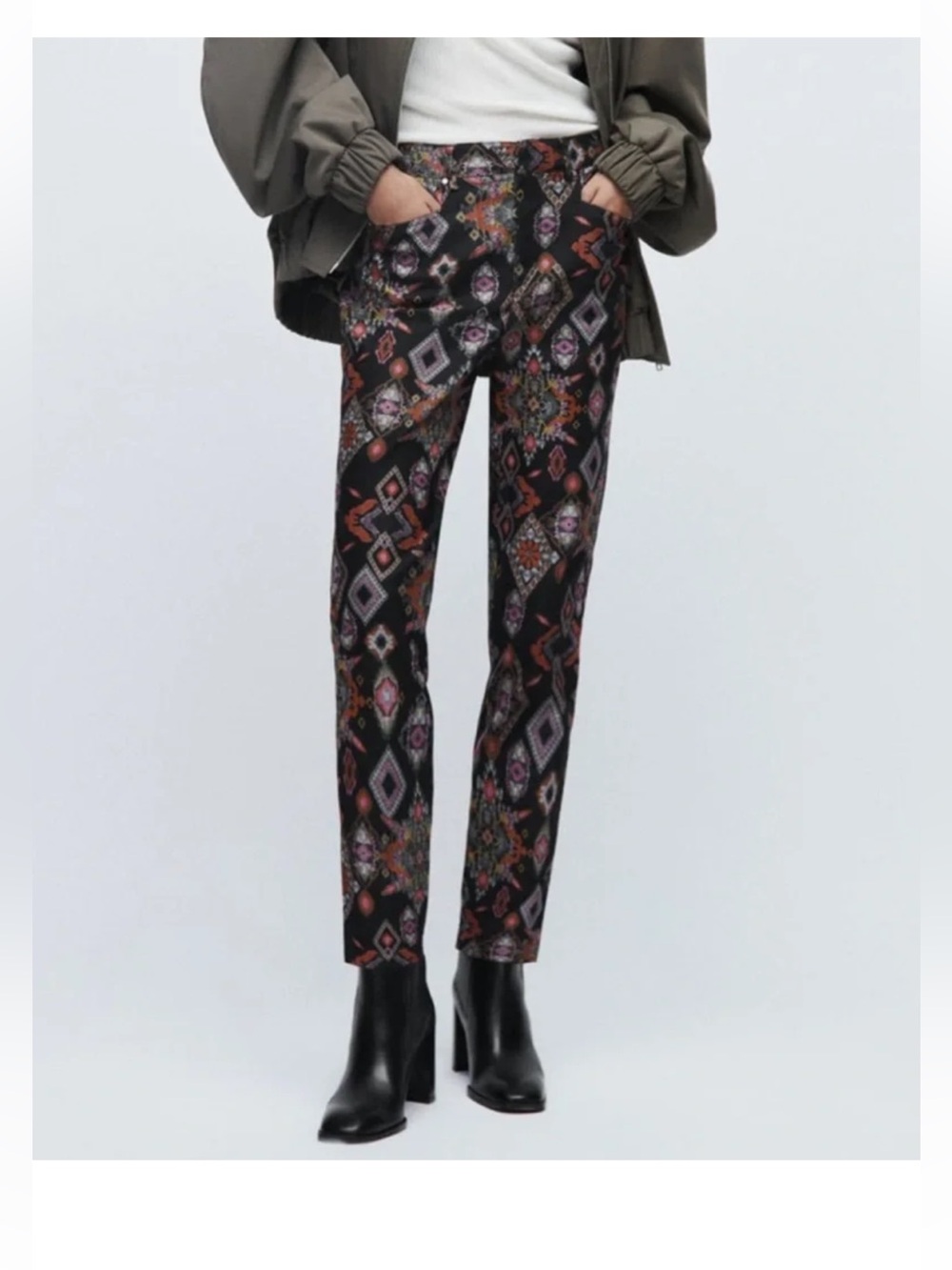 ZARA Women’s Printed Stretch Pants - EUC